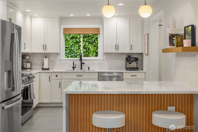 717 W Cremona Street, Seattle, WA 98119