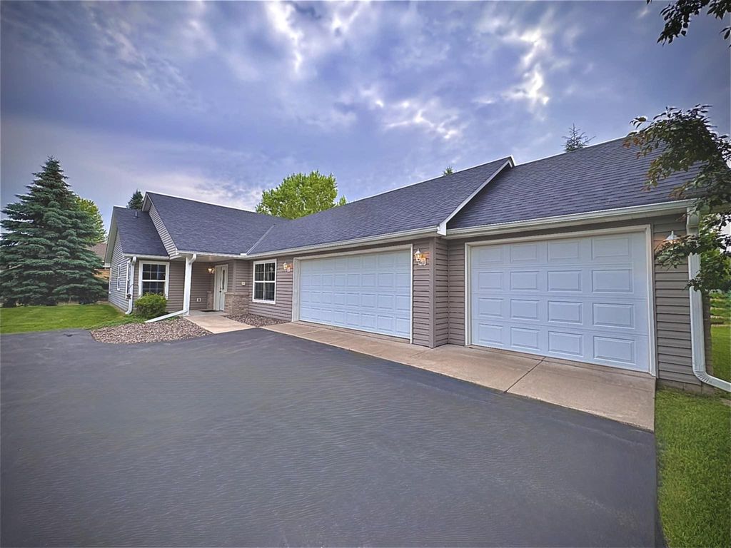 1855 Pioneer Lane, Centerville, MN 55038