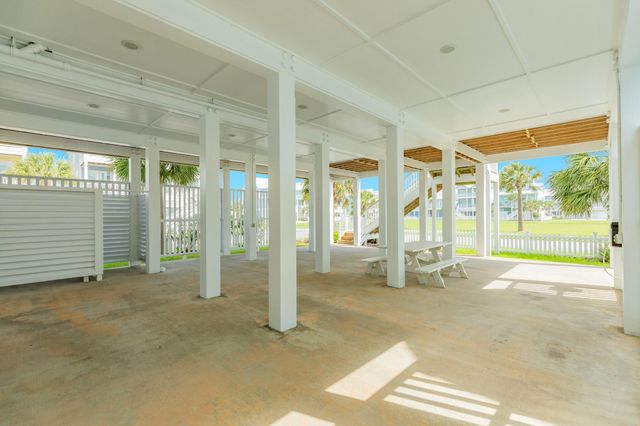 3802 Sea Urchin, Galveston, TX 77554