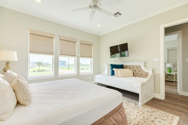 3802 Sea Urchin, Galveston, TX 77554