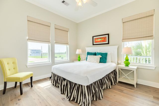 3802 Sea Urchin, Galveston, TX 77554