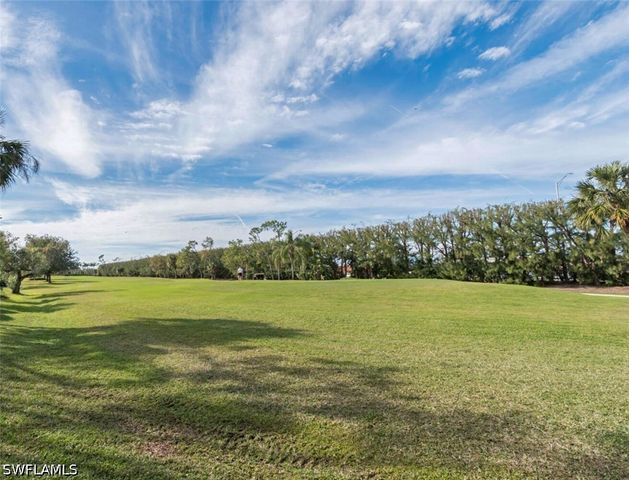 499 Forest Lakes BLVD 105, Naples, FL 34105