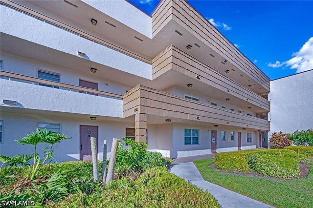 499 Forest Lakes BLVD 105, Naples, FL 34105
