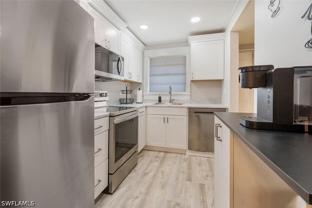 499 Forest Lakes BLVD 105, Naples, FL 34105