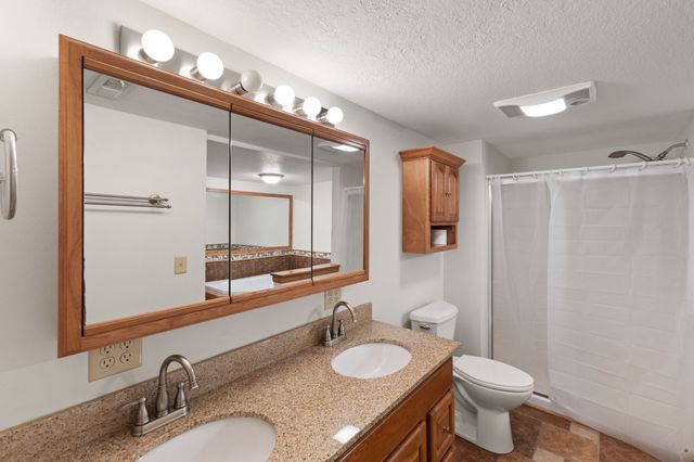 904 NE Otter Ridge Circle, Ankeny, IA 50021