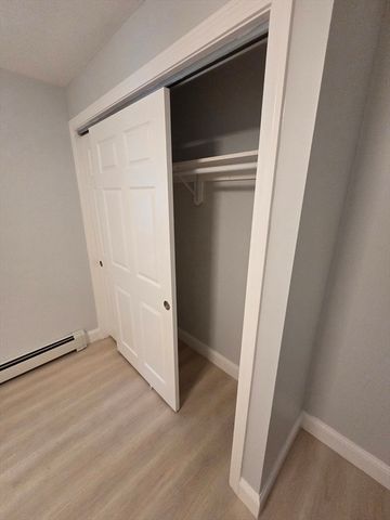 137 Centre St B, Boston, MA 02119