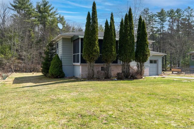 220 County Road 21, Barryville, NY 12719