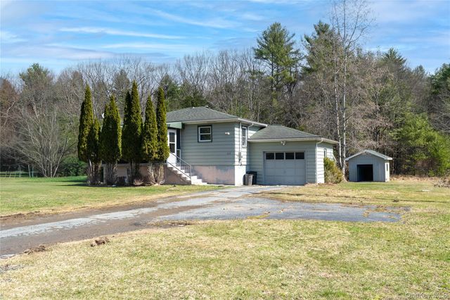 220 County Road 21, Barryville, NY 12719
