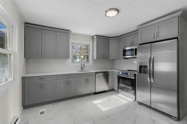 220 County Road 21, Barryville, NY 12719