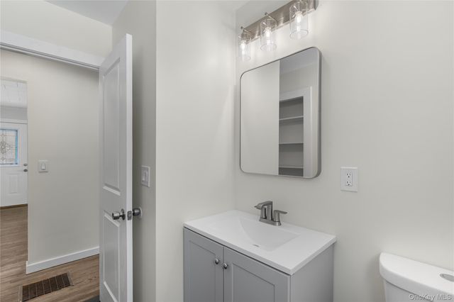 220 County Road 21, Barryville, NY 12719