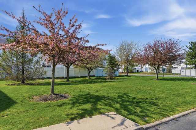 6014 Brice Park Drive, 17B, Canal Winchester, OH 43110