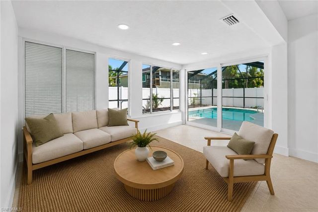 193 Hibiscus DR, Fort Myers Beach, FL 33931