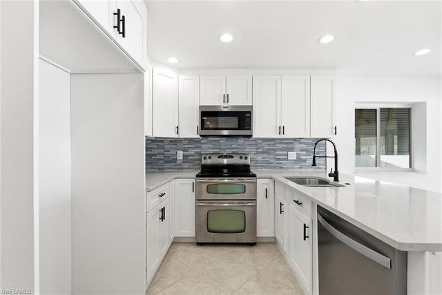 193 Hibiscus DR, Fort Myers Beach, FL 33931