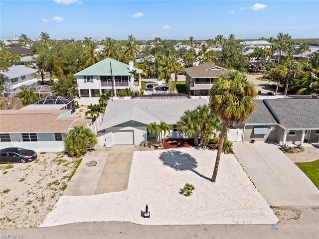 193 Hibiscus DR, Fort Myers Beach, FL 33931