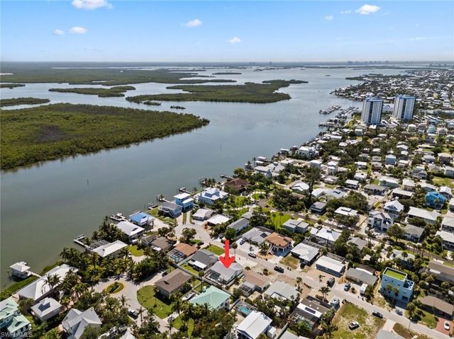 193 Hibiscus DR, Fort Myers Beach, FL 33931