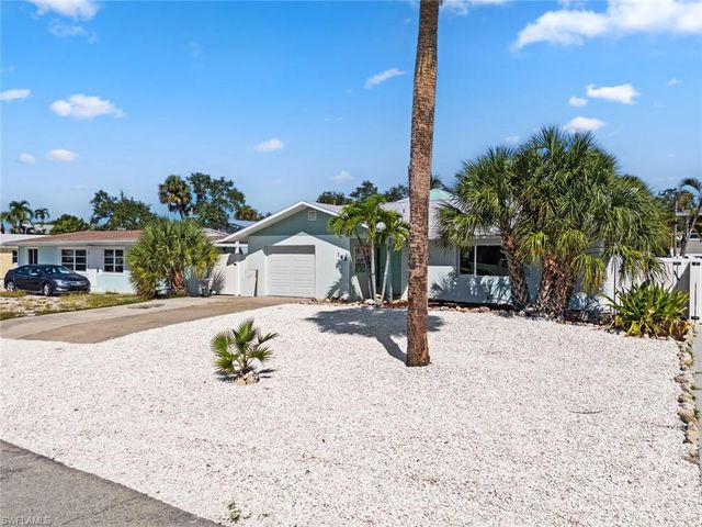 193 Hibiscus DR, Fort Myers Beach, FL 33931