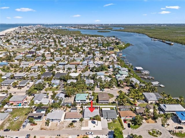193 Hibiscus DR, Fort Myers Beach, FL 33931