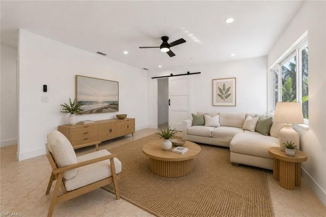 193 Hibiscus DR, Fort Myers Beach, FL 33931