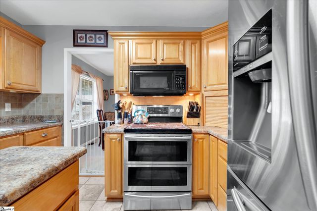 101 Surrey Lane, Seneca, SC 29672