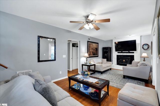 101 Surrey Lane, Seneca, SC 29672