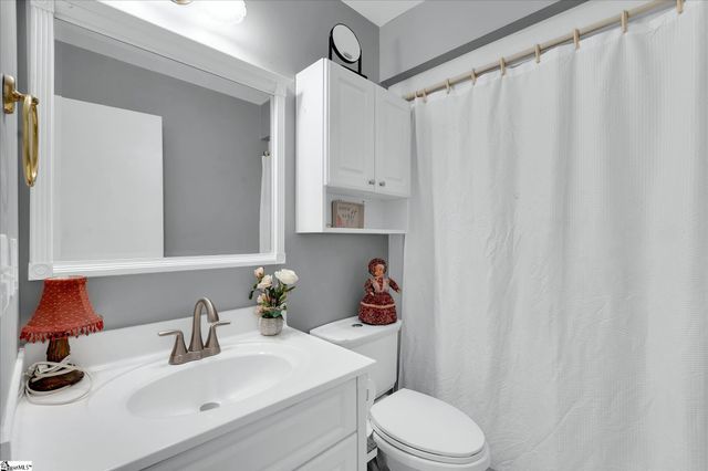 101 Surrey Lane, Seneca, SC 29672