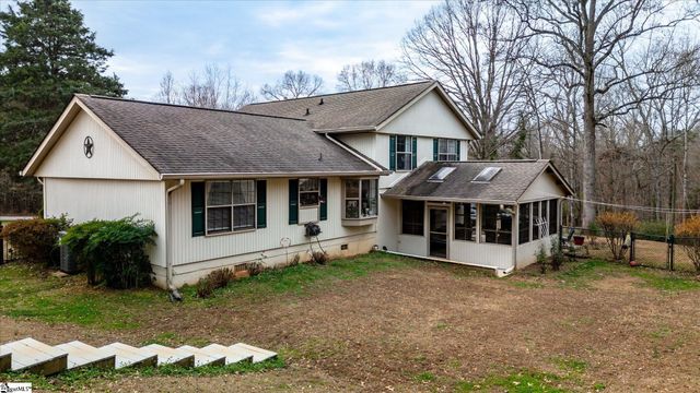 101 Surrey Lane, Seneca, SC 29672