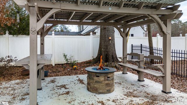 101 Surrey Lane, Seneca, SC 29672