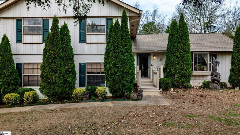 101 Surrey Lane, Seneca, SC 29672