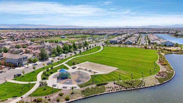1952 Garden Farms Ave, Lathrop, CA 95330