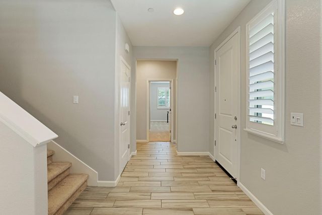 1952 Garden Farms Ave, Lathrop, CA 95330