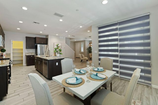1952 Garden Farms Ave, Lathrop, CA 95330