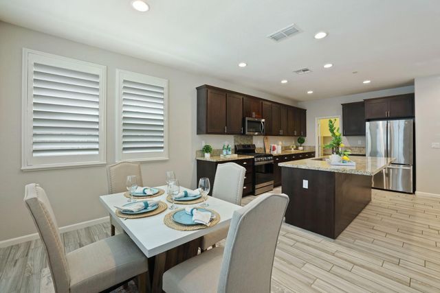 1952 Garden Farms Ave, Lathrop, CA 95330