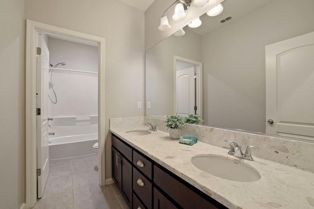 1952 Garden Farms Ave, Lathrop, CA 95330