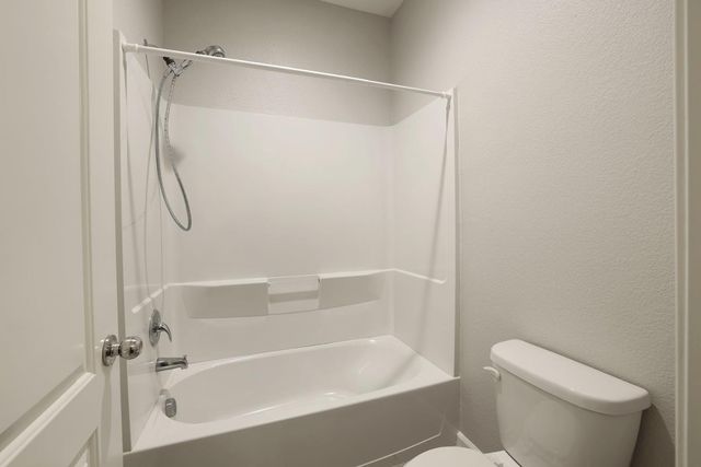 1952 Garden Farms Ave, Lathrop, CA 95330