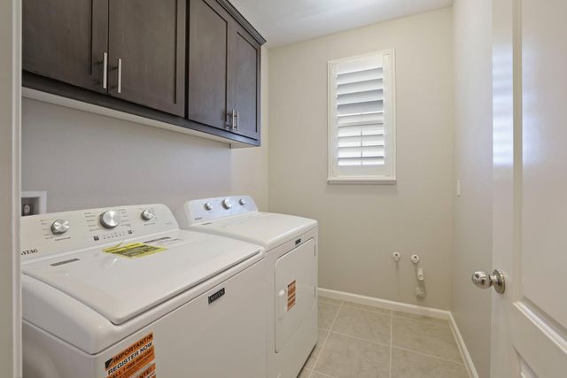 1952 Garden Farms Ave, Lathrop, CA 95330