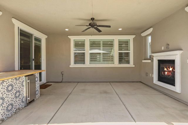 1952 Garden Farms Ave, Lathrop, CA 95330