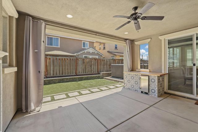 1952 Garden Farms Ave, Lathrop, CA 95330