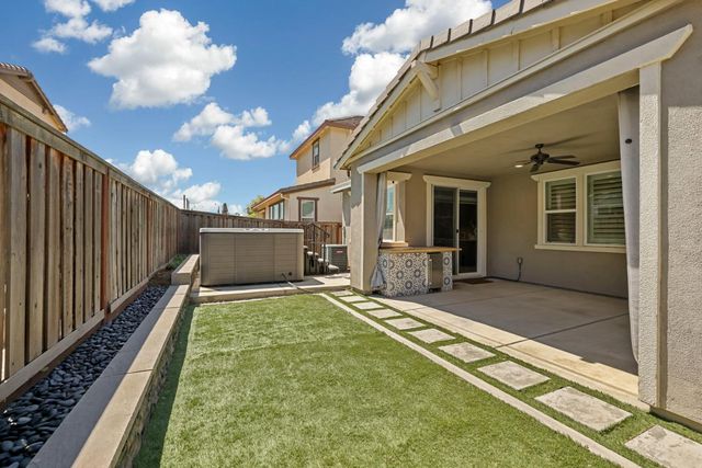 1952 Garden Farms Ave, Lathrop, CA 95330