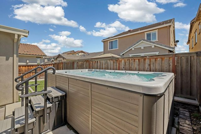 1952 Garden Farms Ave, Lathrop, CA 95330