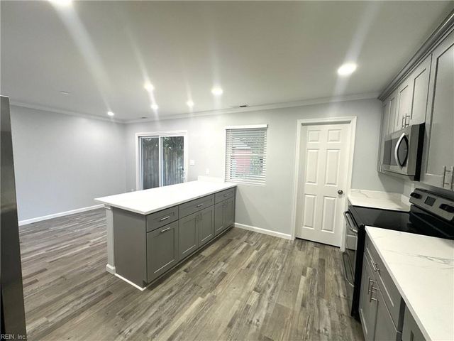 4505 Saint John CT, Virginia Beach, VA 23455