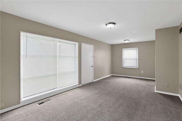 2217 S Hadley Road, Springfield, OH 45505