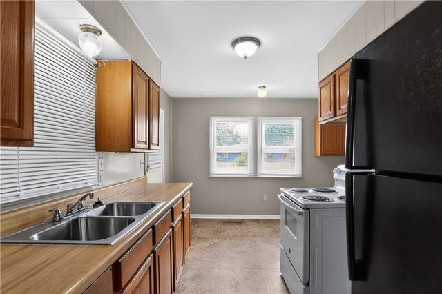 2217 S Hadley Road, Springfield, OH 45505