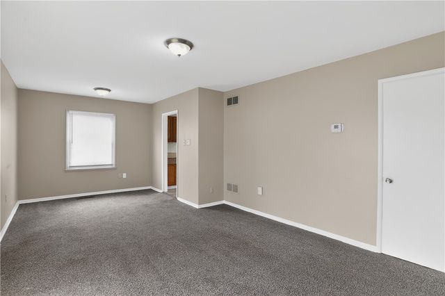 2217 S Hadley Road, Springfield, OH 45505