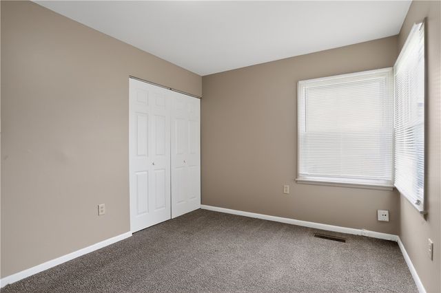 2217 S Hadley Road, Springfield, OH 45505