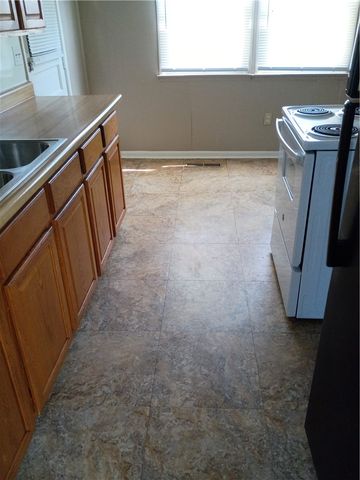 2217 S Hadley Road, Springfield, OH 45505