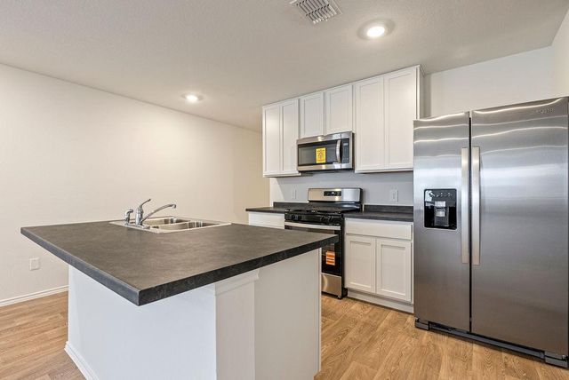 172 Bull Lake CIR, Buda, TX 78610