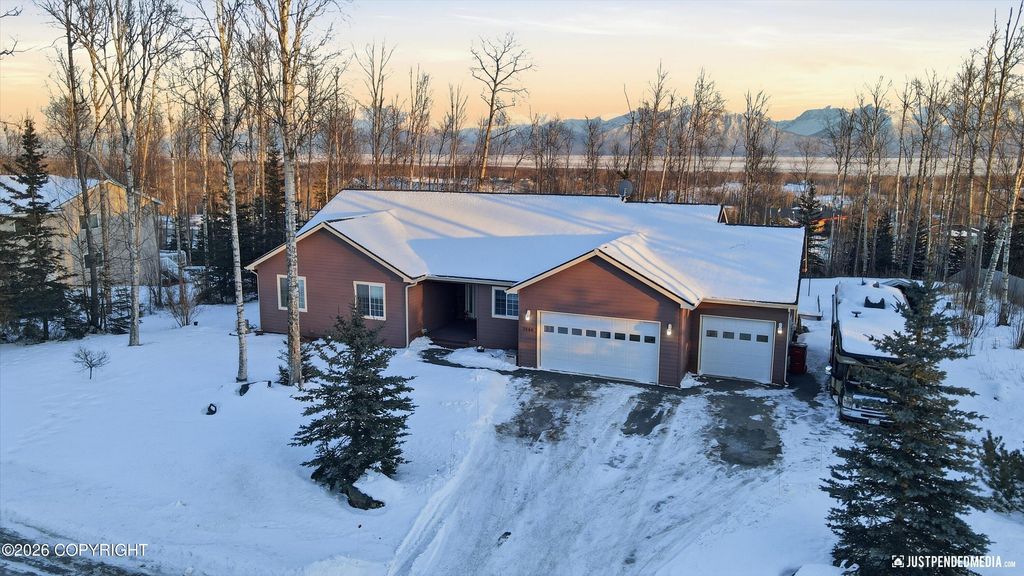 7060 W Moose Ridge Circle, Wasilla, AK 99623