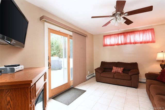 2287 Feuereisen Avenue, Ronkonkoma, NY 11779