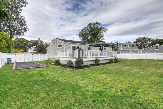 2287 Feuereisen Avenue, Ronkonkoma, NY 11779