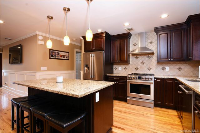 2287 Feuereisen Avenue, Ronkonkoma, NY 11779